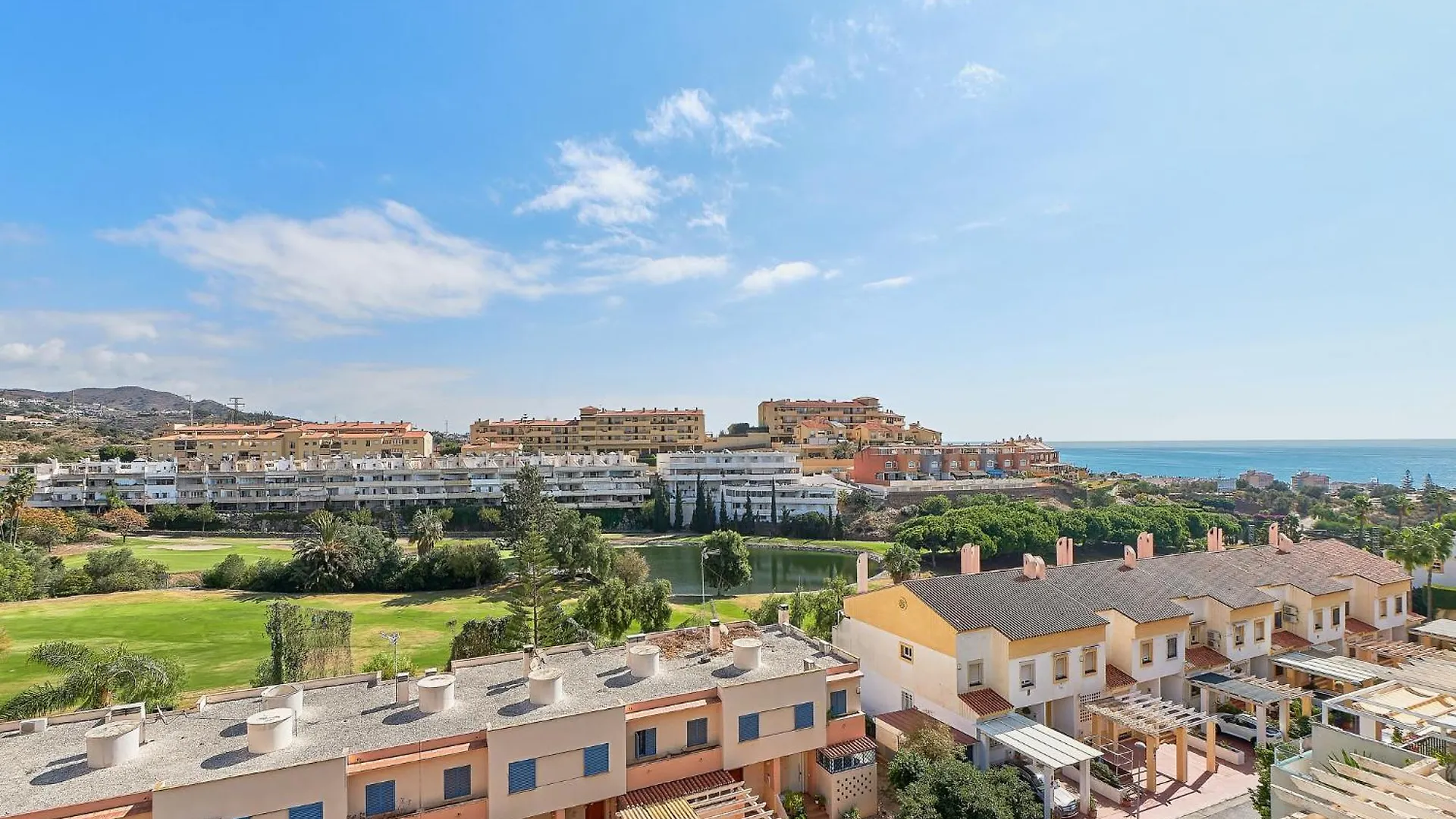 Holiday home Villa By The Beach. Pool, Priv Parking And Golf Torre de Benagalbon