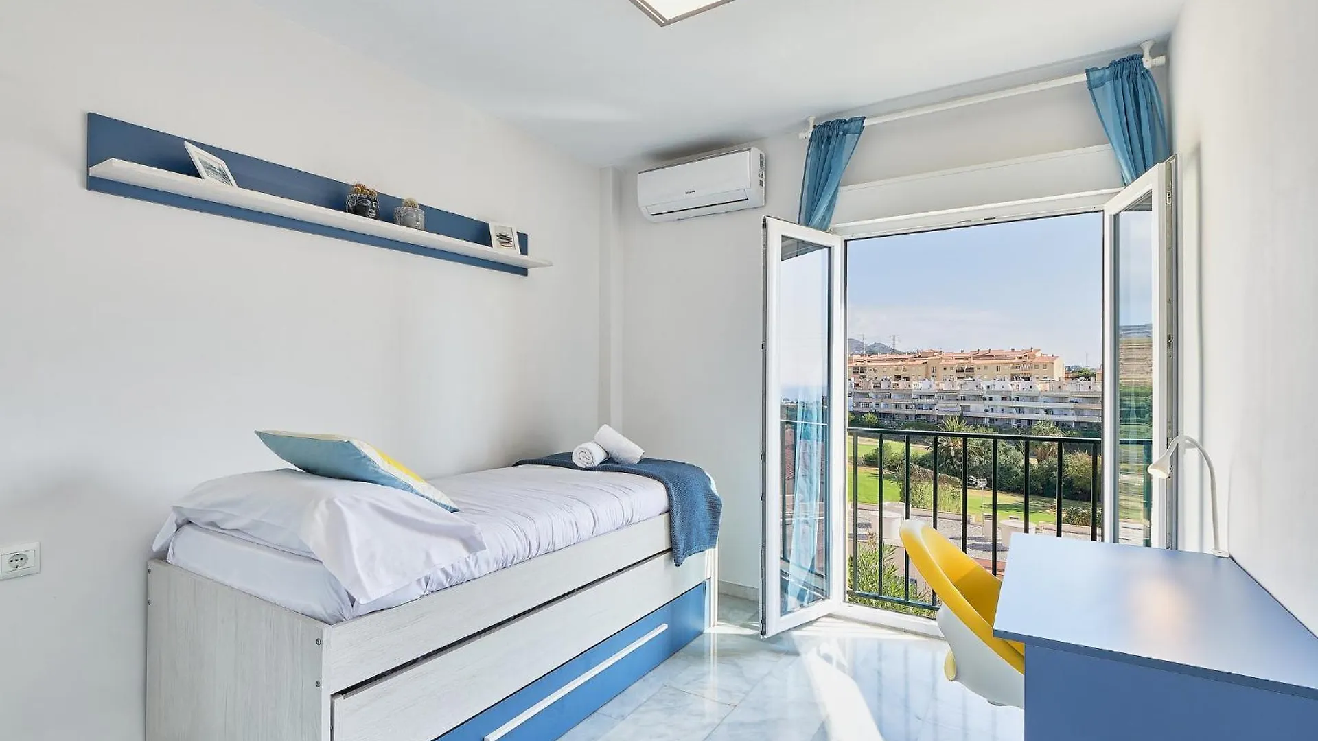 Villa By The Beach. Pool, Priv Parking And Golf Torre de Benagalbon Spain