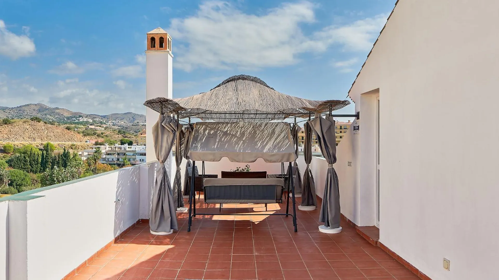 Villa By The Beach. Pool, Priv Parking And Golf Torre de Benagalbon Holiday home