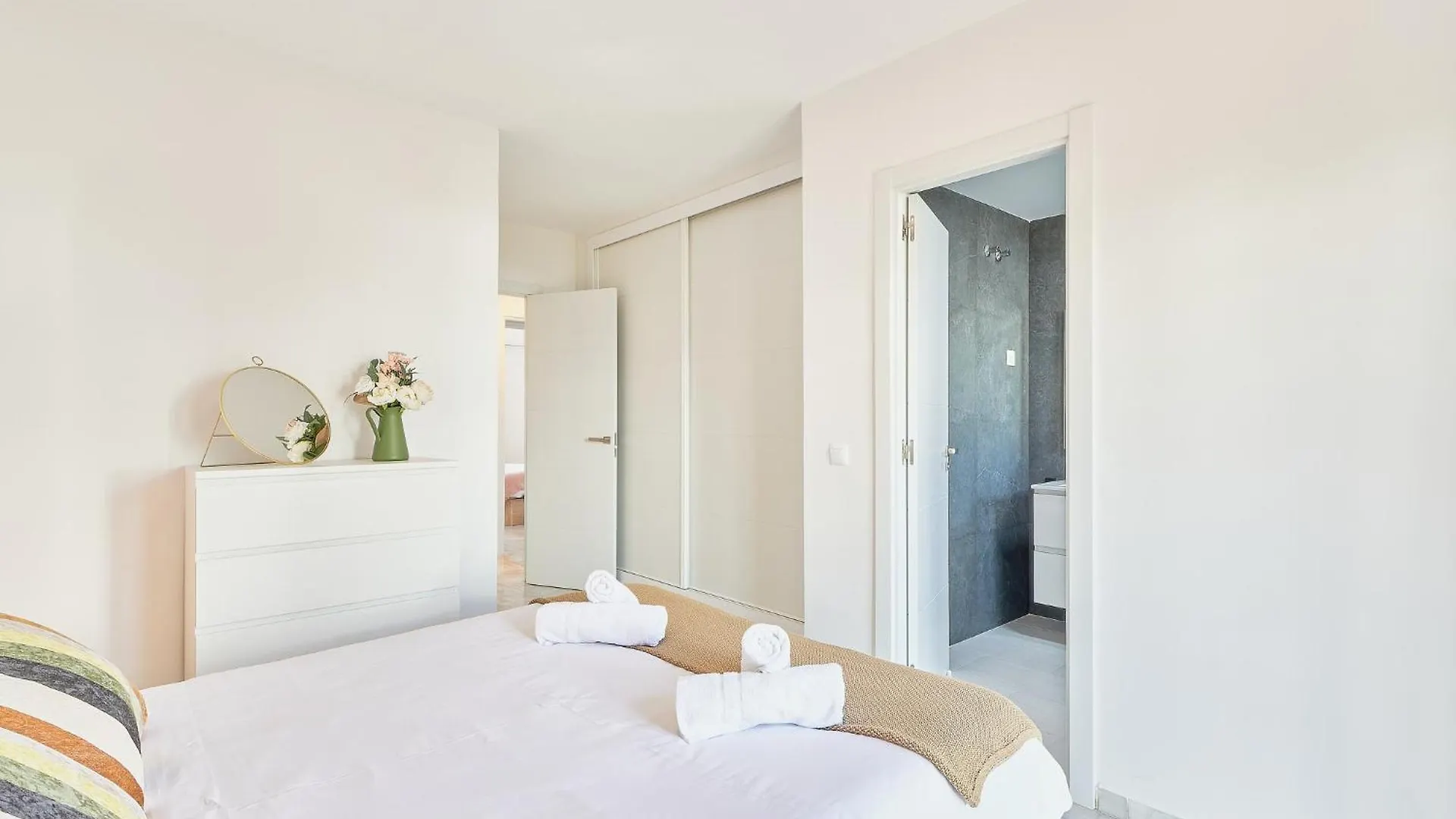Holiday home Villa By The Beach. Pool, Priv Parking And Golf Torre de Benagalbon